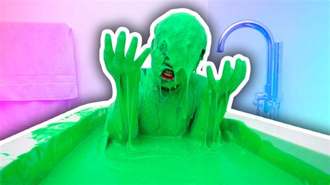 SLIME BATH CHALLENGE .